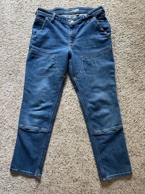 Carhartt women’s  Relaxed Fit heavy duty work Jeans with multiple pockets